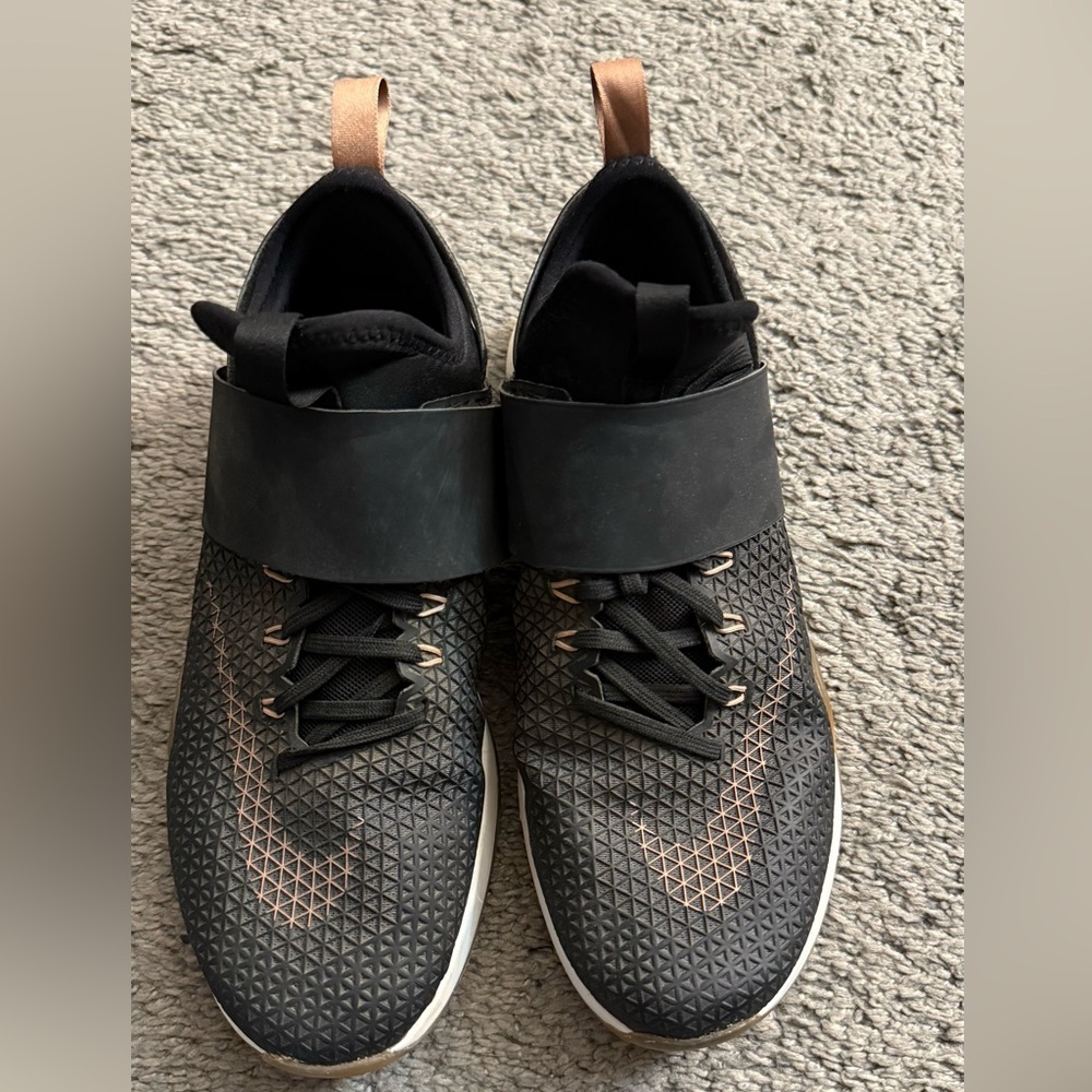 Nike Women’s Air Zoom Strong